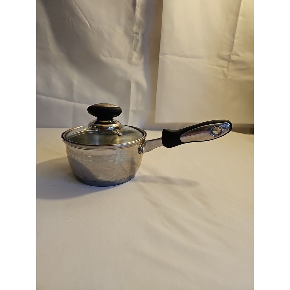 Oneida 18/10 Stainless steel cooking pot with lid -1 Quart